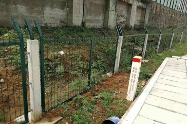 橋下防護柵欄